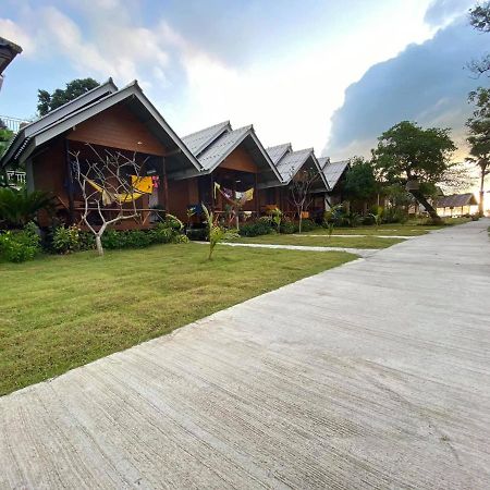 Amity Beach Resort Maret Exterior foto